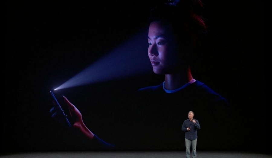 FBI ilk dəfə şübhəli şəxsi Face ID ilə smartfonu blokdan çıxartmağa məcbur etdi